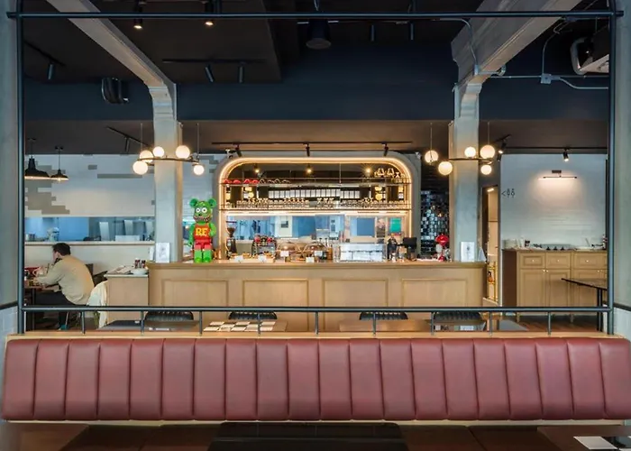 호텔 Upstairs At Ton Ton 3*