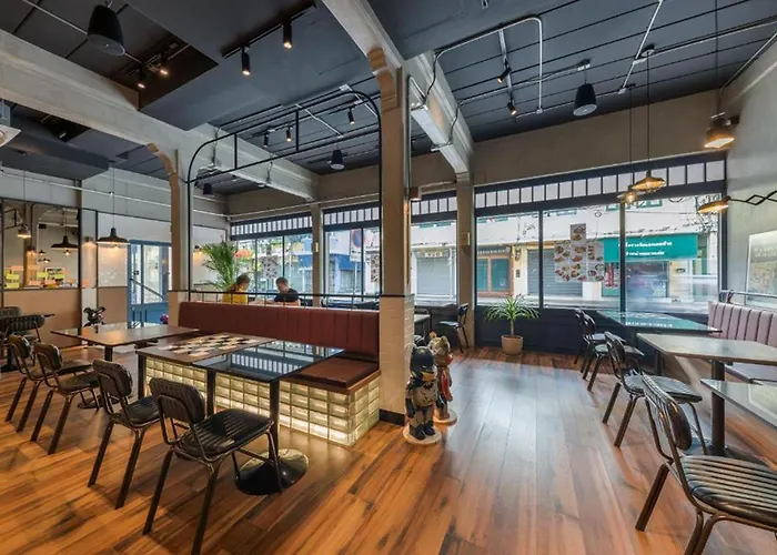 호텔 Upstairs At Ton Ton