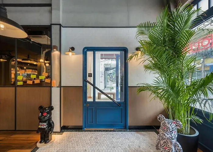 Upstairs At Ton Ton 호텔 3*