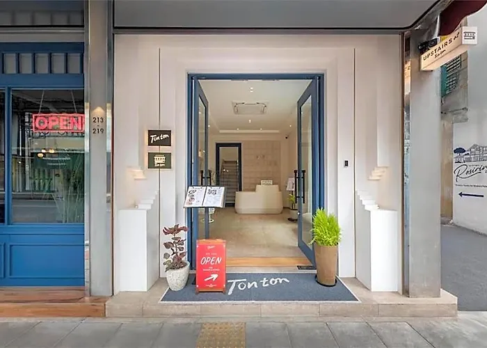 Upstairs At Ton Ton 호텔 방콕