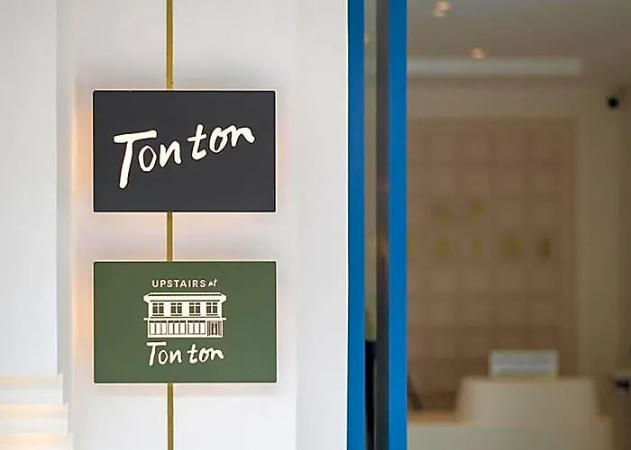 Upstairs At Ton Ton 호텔